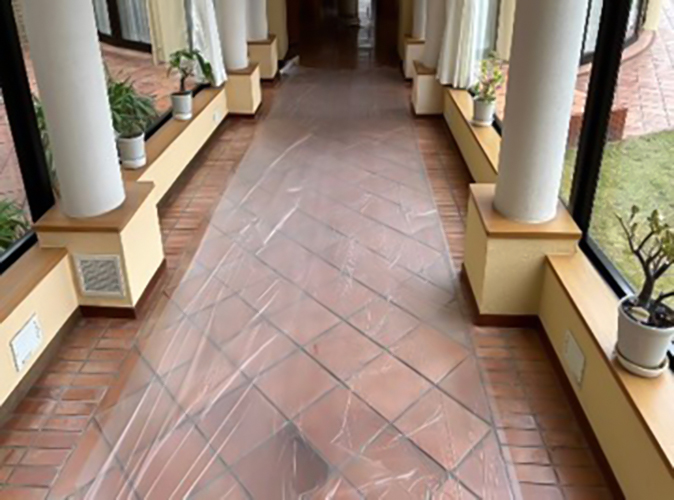 富士通保養所「ヴィラ勝浦」LED更新工事（通路フットライト）：施工前