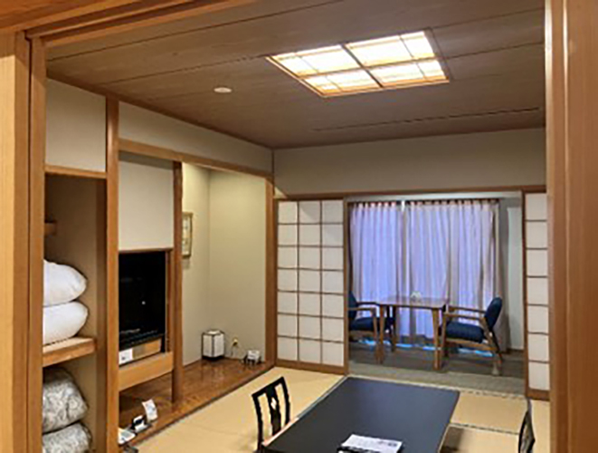 富士通保養所「ヴィラ勝浦」LED更新工事：客室照明交換後